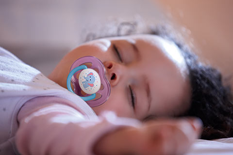 Why it&rsquo;s healthy to use a pacifier