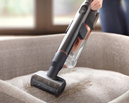 إضاءة LED في الفوهة تبرز الغبار والأوساخ المخفية