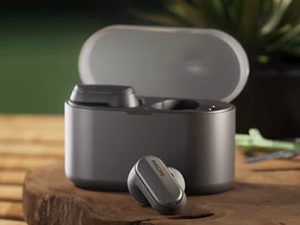 Handy charging case